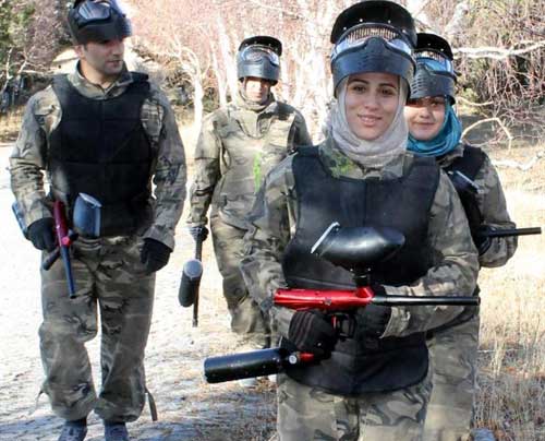 Türbanlı bayanlar paintball oynayabilir mi